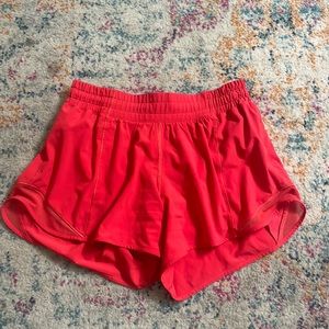 Lululemon size 6 tall hotty hot shorts